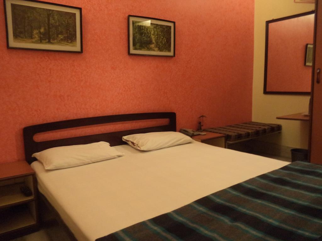 Hotel Esplanade Chambers Kalkutta Zimmer foto